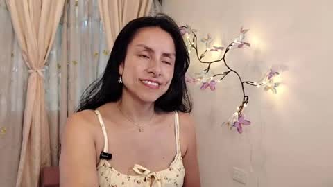 Sofi Bella online show from April 18, 7:07 pm