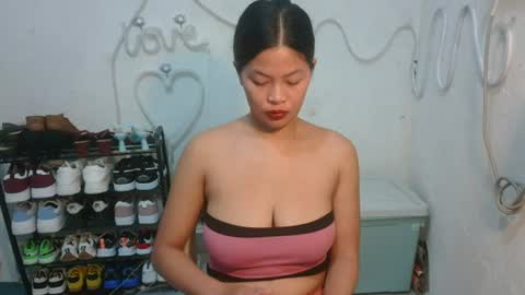 sofie_loorexx online show from June 12, 12:04 pm