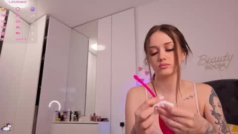 Sofie online show from April 28, 6:12 pm