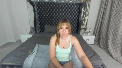 Snapshot of sofii_darling chatting on October 16, 4:39 pm sofii_darling online show from October 16, 4:39 pm