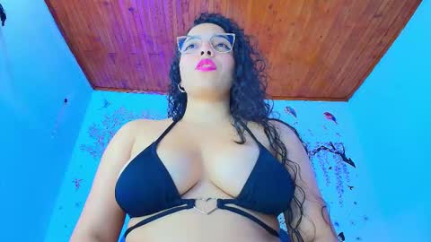  Sofa Daz  online show from September 28, 9:35 pm