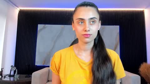 Sofiia  Everyday From 1400 to 2200 Col Time online show from November 10, 6:32 pm