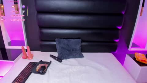 softienymph online show from September 9, 1:33 pm