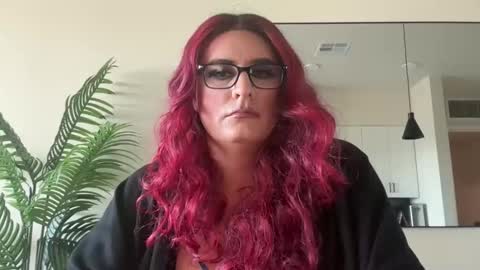 someonespeicial online show from November 24, 9:46 pm