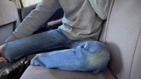 Sondages online show from March 6, 12:19 pm