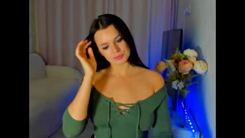 Snapshot of sonia_cb chatting on October 28, 8:54 pm sonia online show from October 28, 8:54 pm