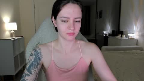 Snapshot of sonia_moon_ chatting on October 18, 2:49 am sonia_moon_ online show from October 18, 2:49 am