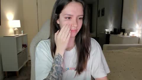 Snapshot of sonia_moon_ chatting on October 19, 3:00 am sonia_moon_ online show from October 19, 3:00 am