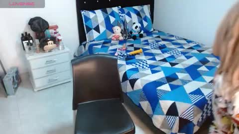 Snapshot of sonialatin69 chatting on October 1, 4:17 pm sonialatin69 online show from October 1, 4:17 pm