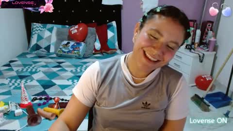 Snapshot of sonialatin69 chatting on February 21, 10:04 pm sonialatin69 online show from February 21, 10:04 pm