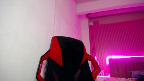 sonic_jess07 online show from July 28, 7:39 pm