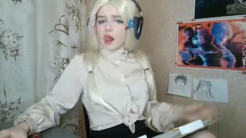 Mila online show from March 18, 6:25 pm