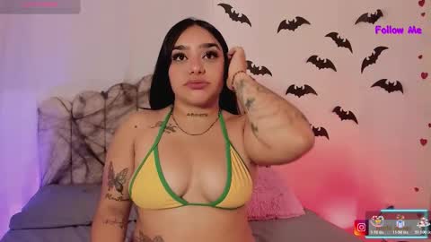 Snapshot of soofii_james chatting on October 27, 10:37 am sofi  online show from October 27, 10:37 am