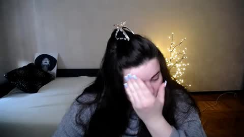 sophia__olsen online show from April 2, 5:26 am