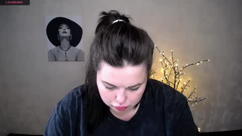 sophia__olsen online show from September 9, 5:40 am