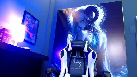 sophia hottie online show from February 21, 9:00 pm