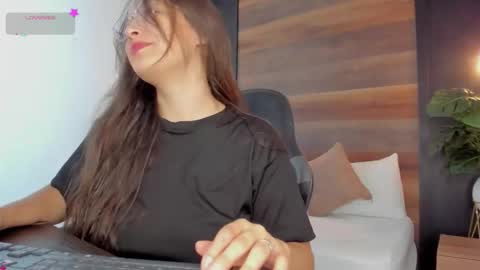 S O P H I A online show from December 17, 12:23 pm