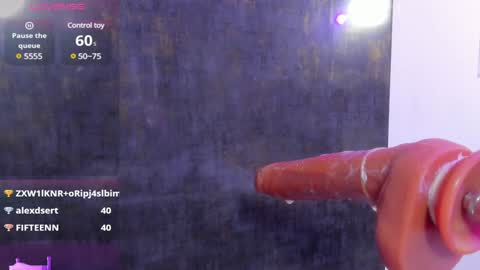Snapshot of sophia_vivas chatting on February 9, 12:39 am SHOPIA online show from February 9, 12:39 am
