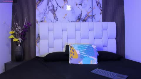 sophiaa10 online show from April 1, 7:11 pm