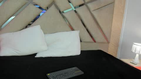 Sophia Paris online show from April 1, 3:07 am