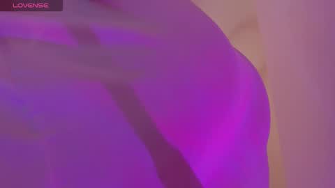 Snapshot of sophiaa_sensual chatting on October 4, 2:20 am Sophia online show from October 4, 2:20 am