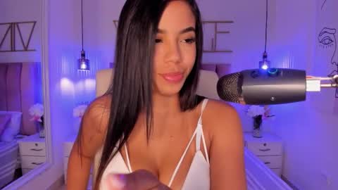 Sophie Hill  online show from November 7, 8:22 pm