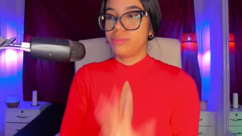 Sophie Hill  online show from November 12, 9:28 pm