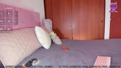    online show from November 12, 11:45 am