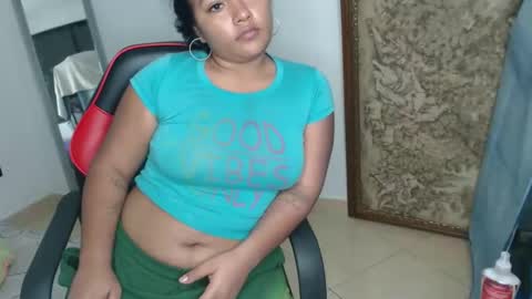 Snapshot of sophiaxguzman chatting on October 1, 6:45 am sophiaxguzman online show from October 1, 6:45 am