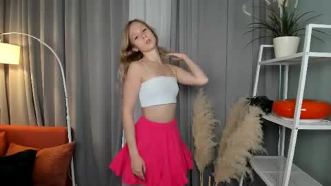 Sophia online show from June 13, 2:05 pm