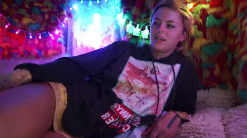 derpy derpington online show from February 6, 5:25 am