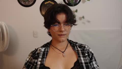 Snapshot of sophie_ross1 chatting on September 29, 3:05 am sophie_ross1 online show from September 29, 3:05 am