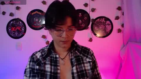 Snapshot of sophie_ross1 chatting on October 29, 1:07 am sophie_ross1 online show from October 29, 1:07 am