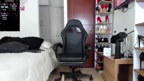 sophiebaker__ online show from February 23, 6:37 am