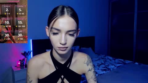 Snapshot of sophiecherrie chatting on September 24, 12:50 am Sophie online show from September 24, 12:50 am
