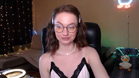 sophieleroux online show from February 15, 12:26 pm