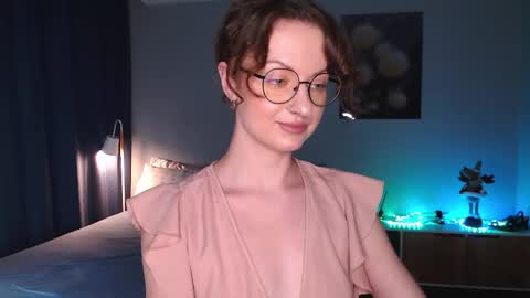 sophieleroux online show from November 29, 3:52 pm