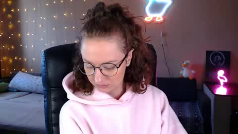 sophieleroux online show from April 27, 11:52 am