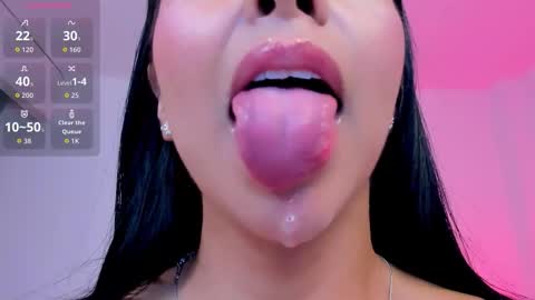 sophierooy online show from December 16, 10:49 pm