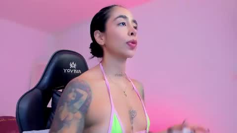 sophierooy online show from June 9, 1:44 pm