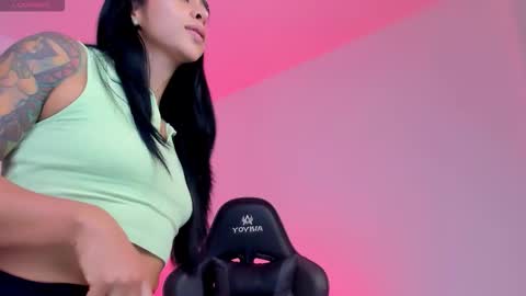 sophierooy online show from March 18, 2:39 am