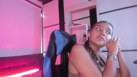 sophiewatson_ online show from July 30, 3:34 pm