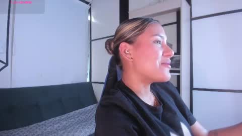 sophiewatson_ online show from July 29, 3:12 pm