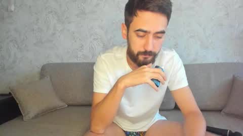 sophywhisper online show from October 3, 7:49 am