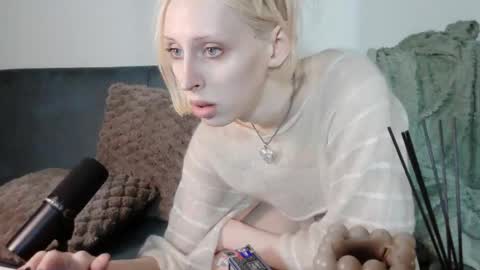 sora999999999 online show from March 9, 4:44 pm