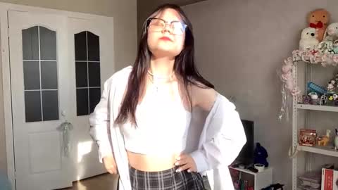 lily online show from October 22, 6:49 am