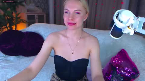 Lisa online show from November 27, 7:16 am