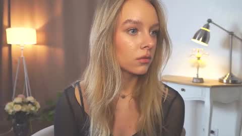 Anna online show from March 1, 1:15 pm