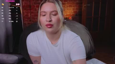 soulmeinme online show from November 10, 7:49 pm