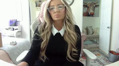 Your Barbii online show from February 18, 3:20 pm